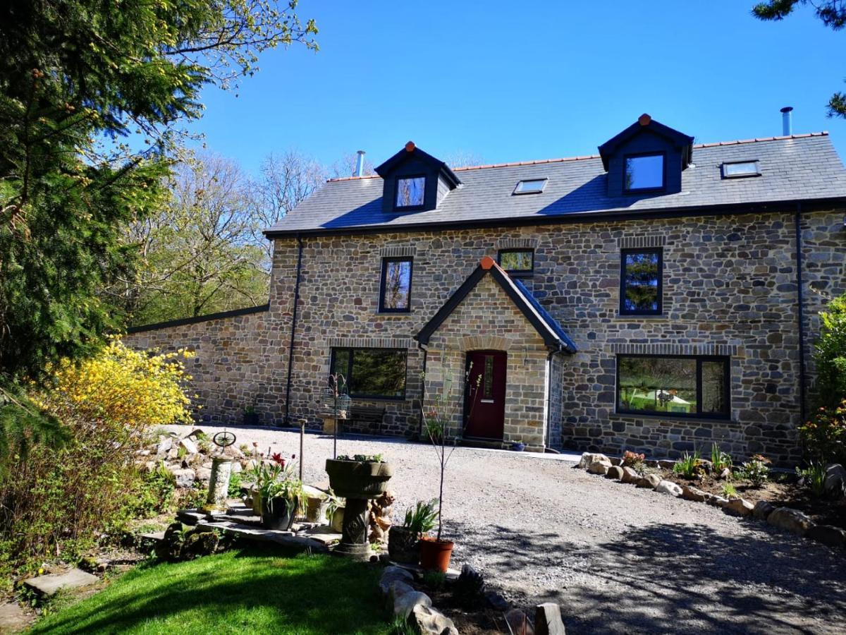 Little London Bed & Breakfast And Glamping Pod Hotel Abercraf ภายนอก รูปภาพ