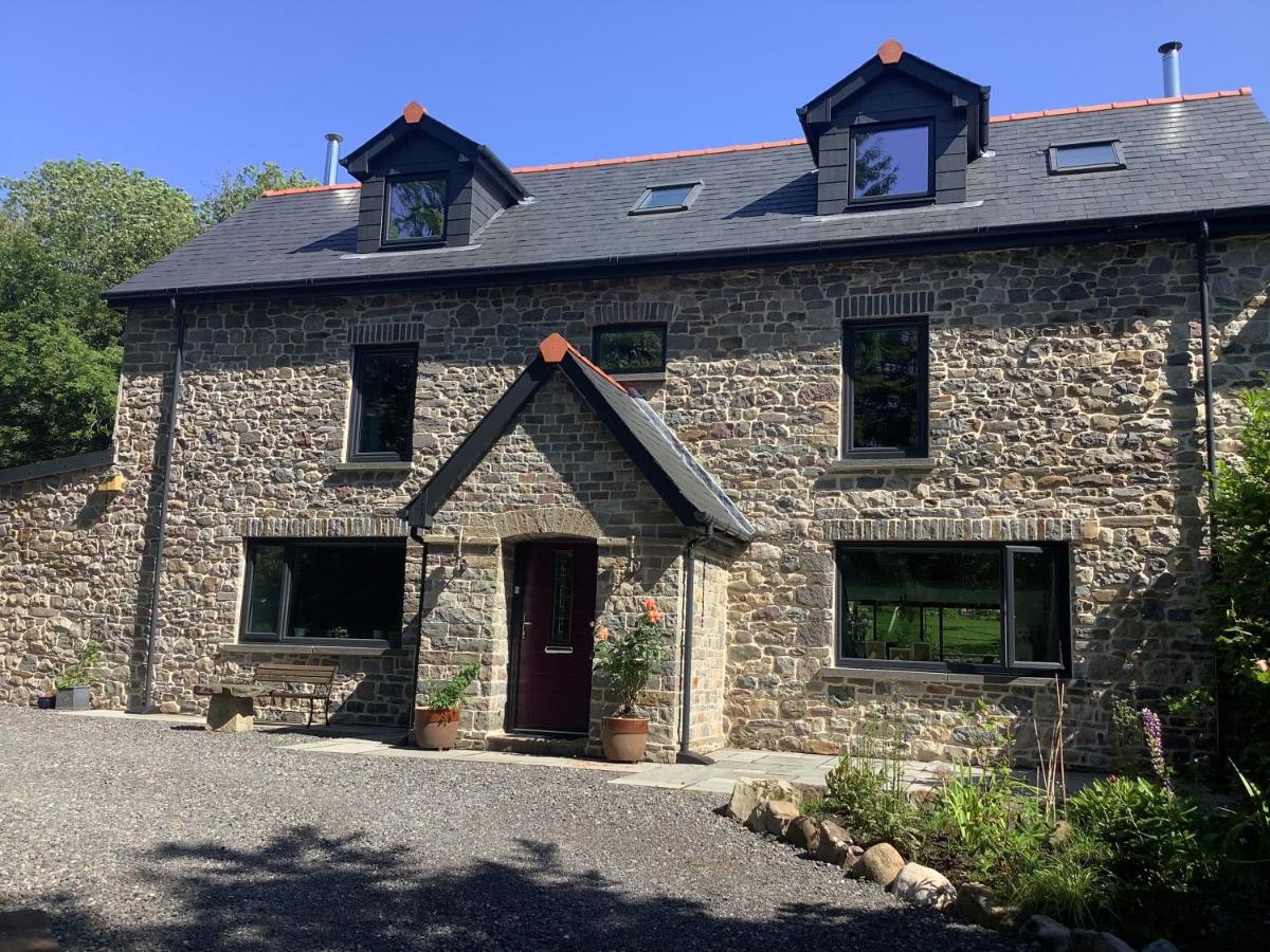 Little London Bed & Breakfast And Glamping Pod Hotel Abercraf ภายนอก รูปภาพ