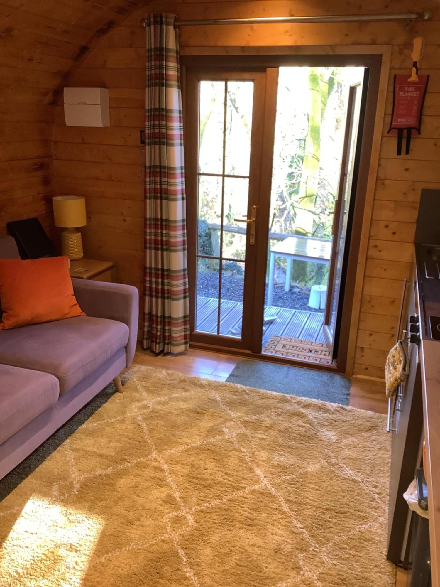 Little London Bed & Breakfast And Glamping Pod Hotel Abercraf ภายนอก รูปภาพ