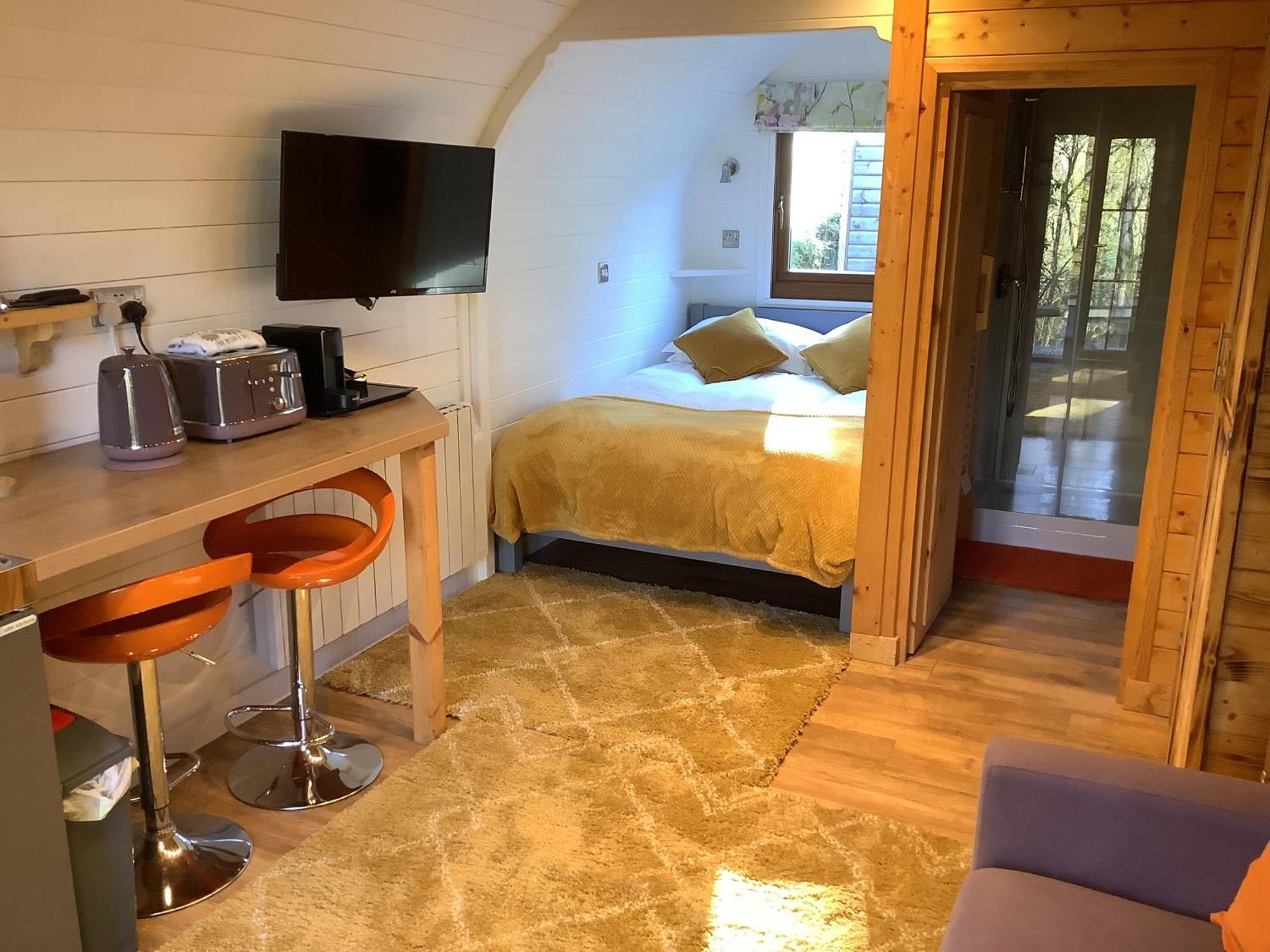 Little London Bed & Breakfast And Glamping Pod Hotel Abercraf ภายนอก รูปภาพ