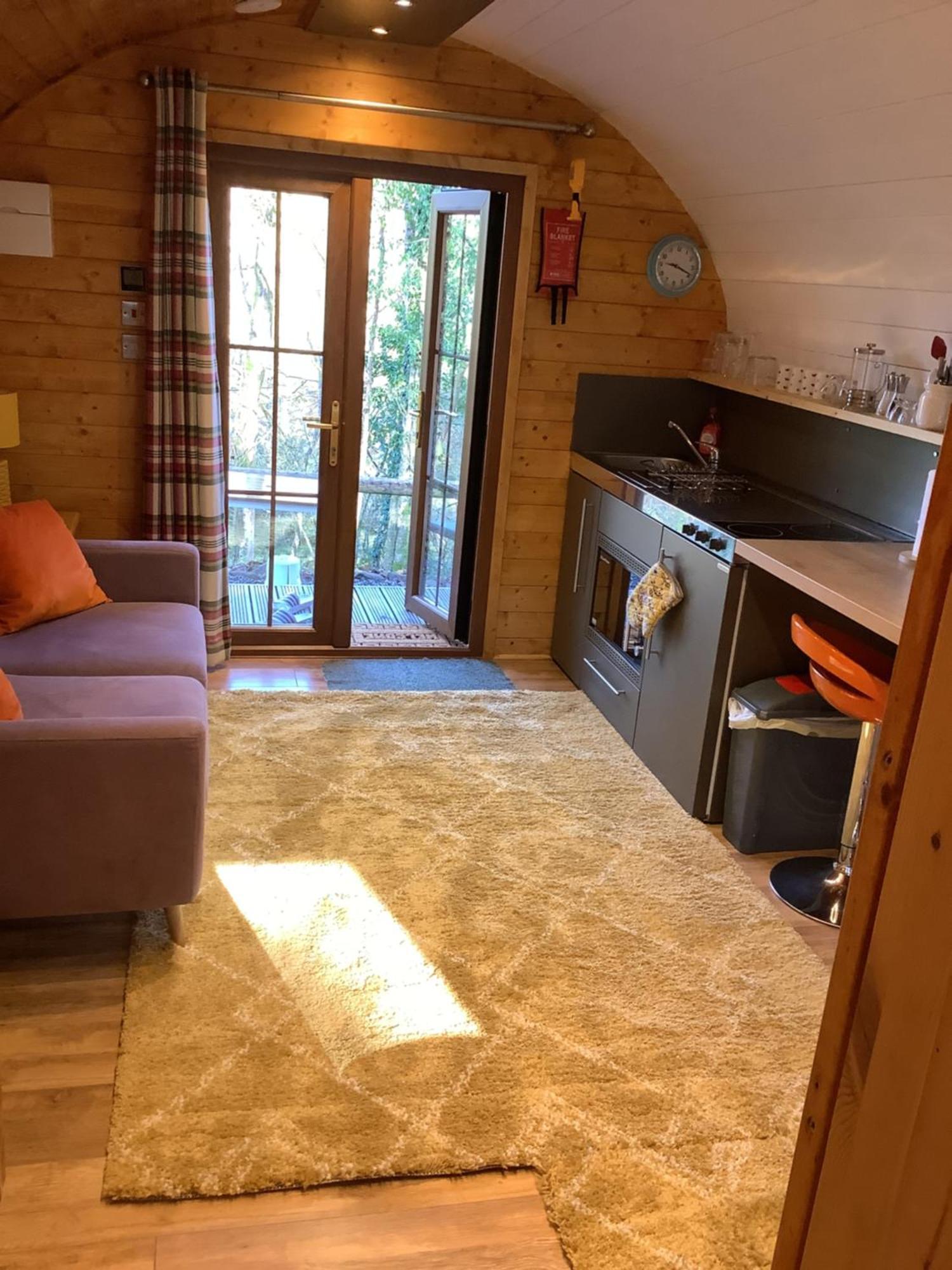 Little London Bed & Breakfast And Glamping Pod Hotel Abercraf ภายนอก รูปภาพ